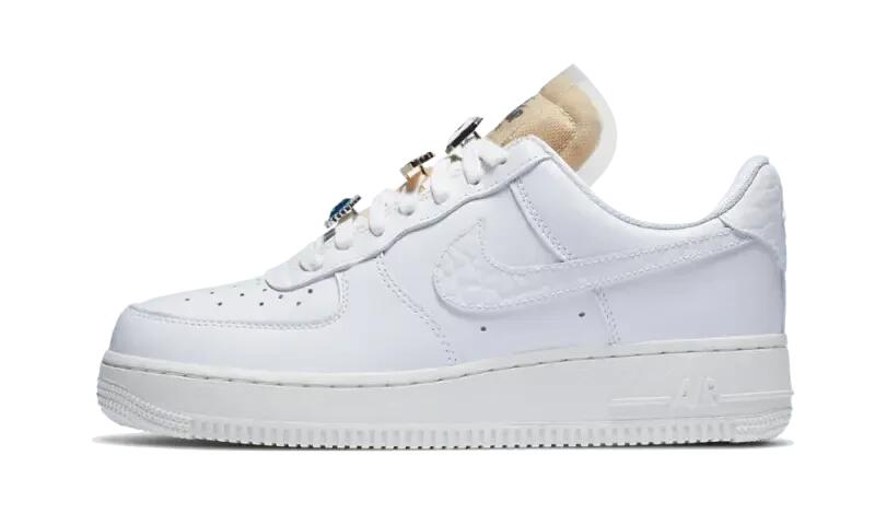 NIKE picture