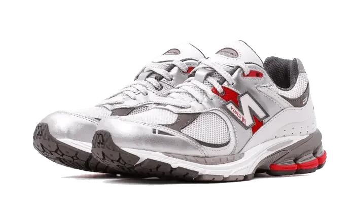 New Balance 2002R Silver Metallic 2/4