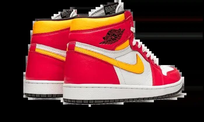 scarpe - walking - uomo - montante in pelle - Jordan 1 Retro - Light Fusion Red 3/4