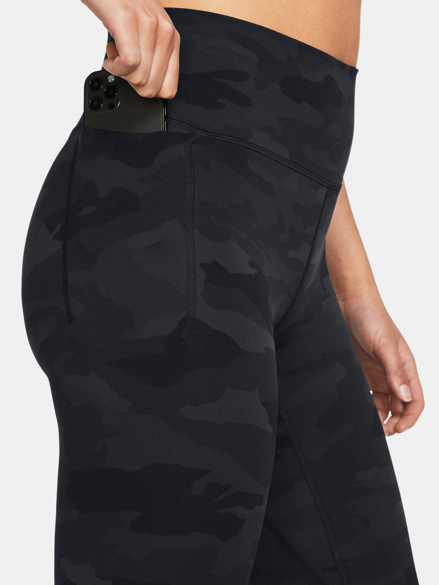 UNDER ARMOUR picture