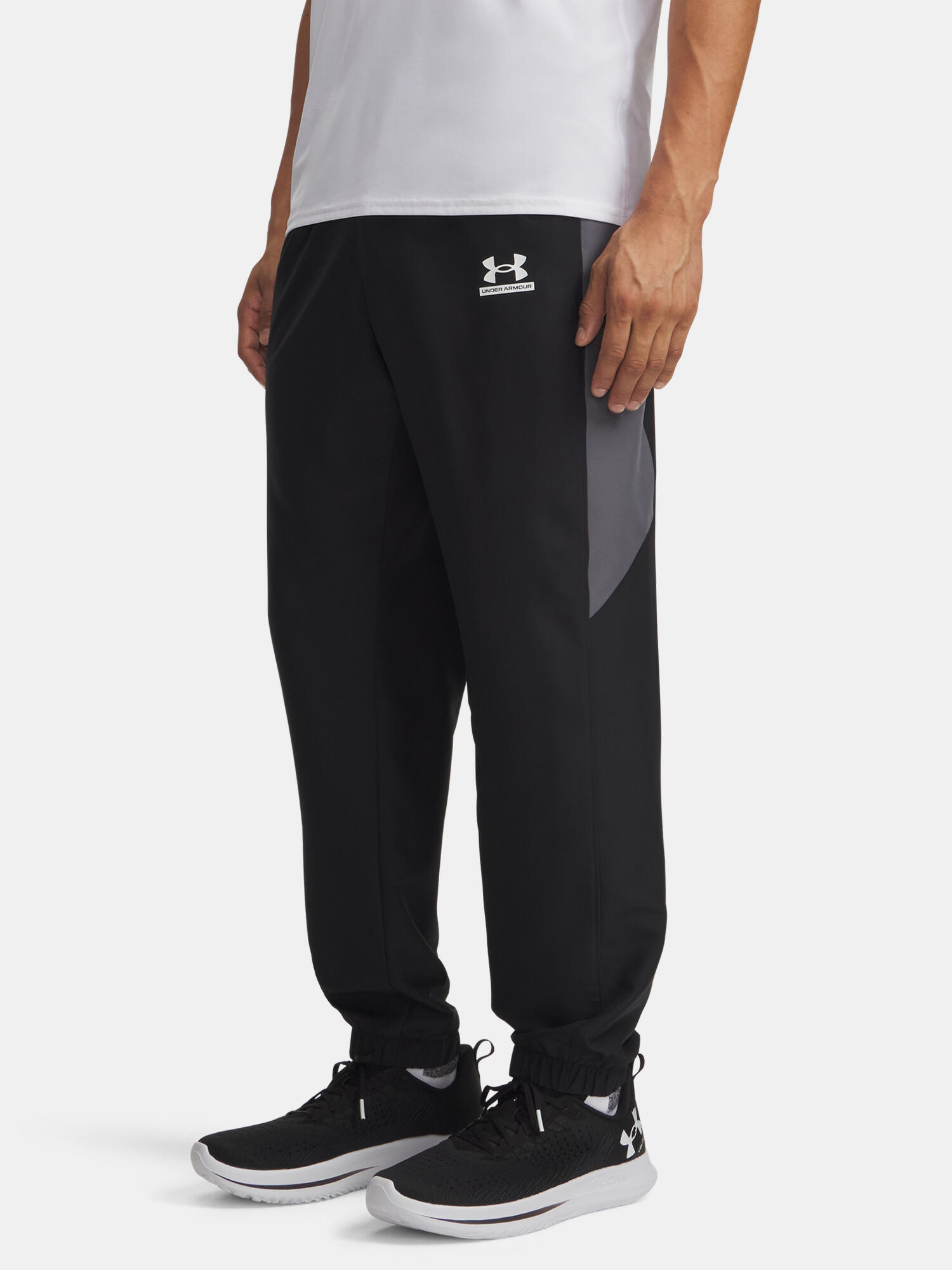 UNDER ARMOUR picture