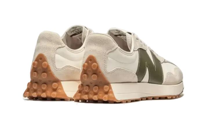 New Balance 327 Moonbeam Oak Leaf Green 3/4