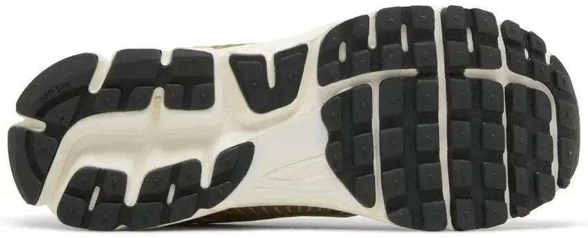 Zapatillas - running - amortiguadas - Zoom Vomero 5 3/5