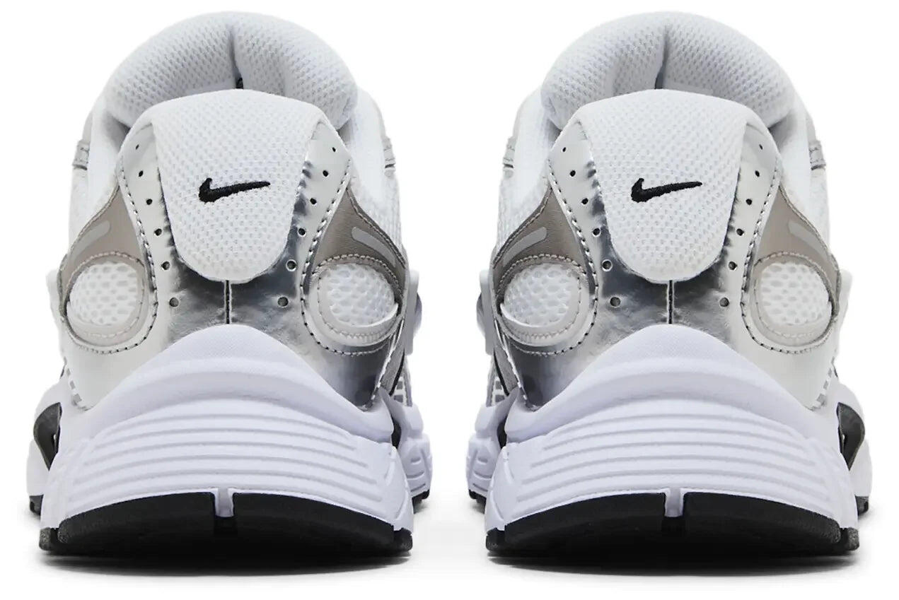 Nike V5 RNR White Vast Grey College Grey Black 4/5