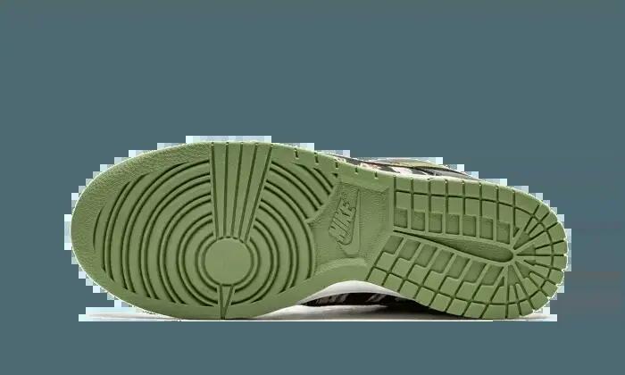 Nike Dunk Low Crazy Camo (GS) 4/4