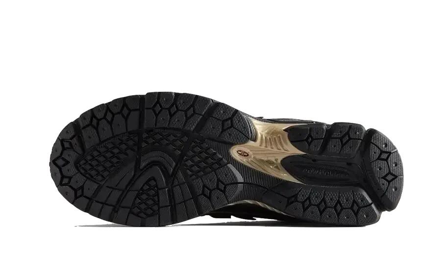 New Balance 1906R Kith Black 3/4