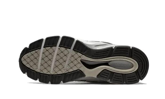 New Balance 990 v4 Grey 4/4