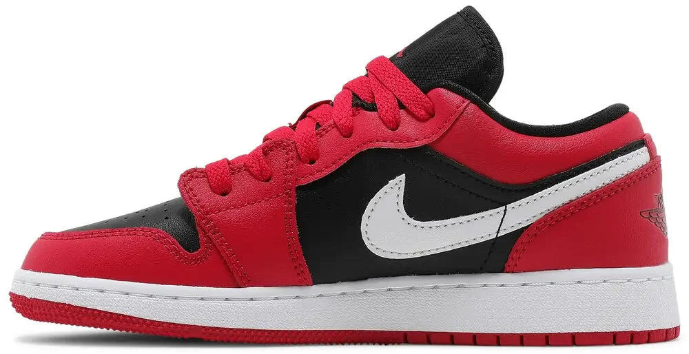 Jordan 1 Low Very Berry (GS) 2/5