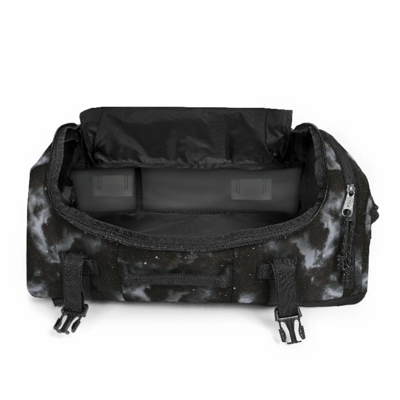 Átalakítható sporttáska zsebkendővel Eastpak Carry 4/5