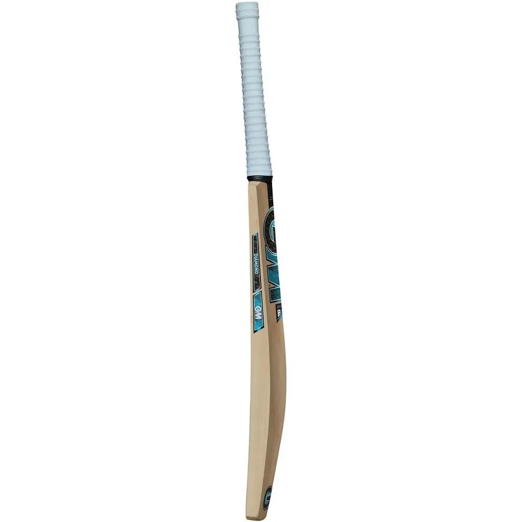 Kashmir-Weidencricketbat Gunn and Moore Diamond 202 3/3