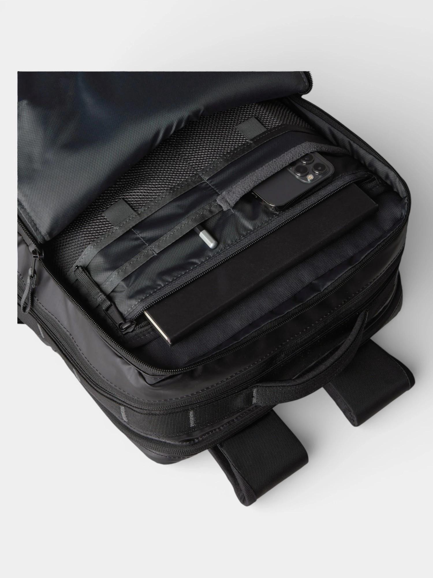 Mochila Base Camp Voyager 4/7