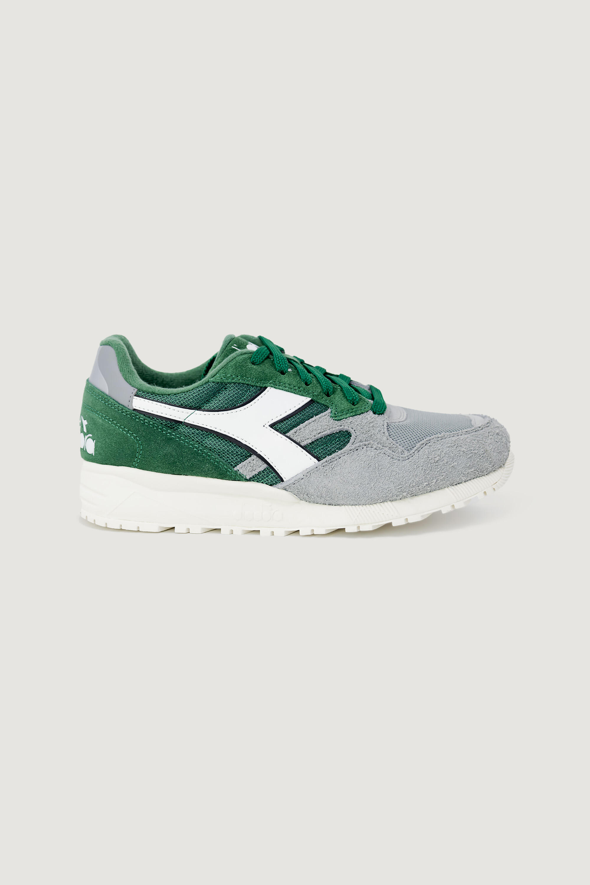 DIADORA picture