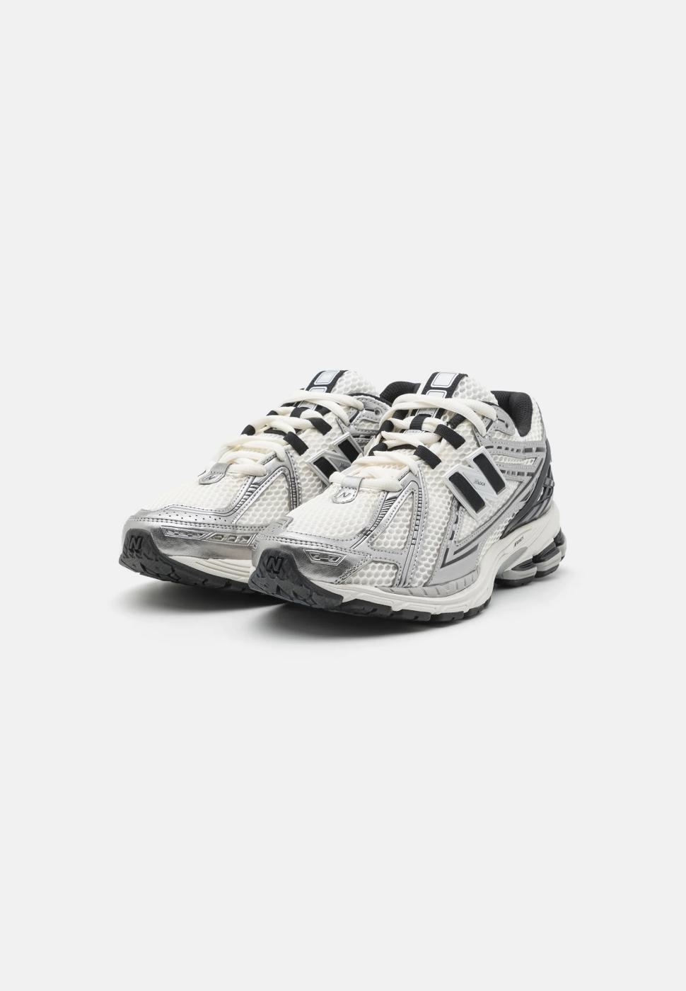 Chaussures New balance 1906 Gris 3/6
