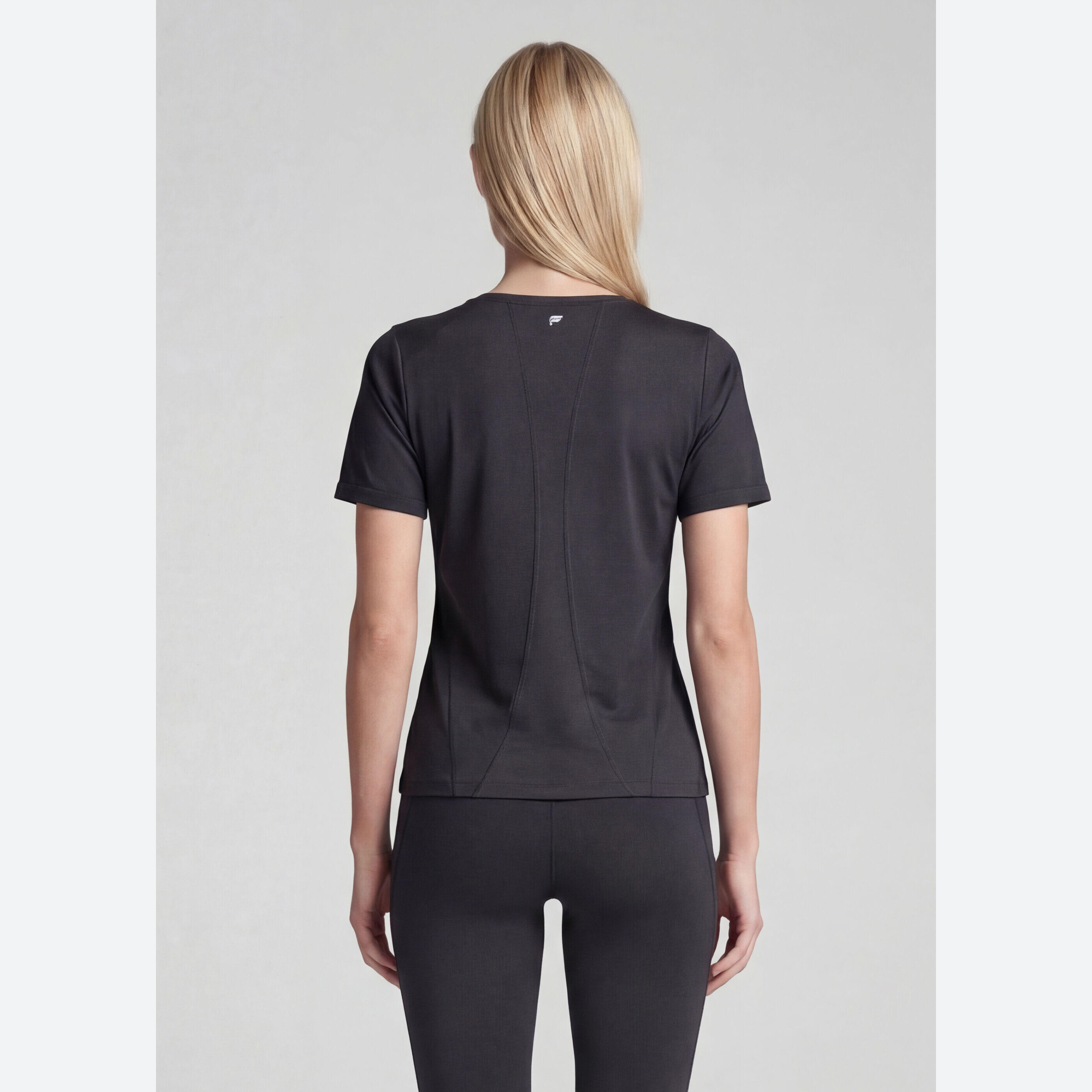 Haut Féminin Feather Tech+ Manches Courtes En Tissu Léger 3/6