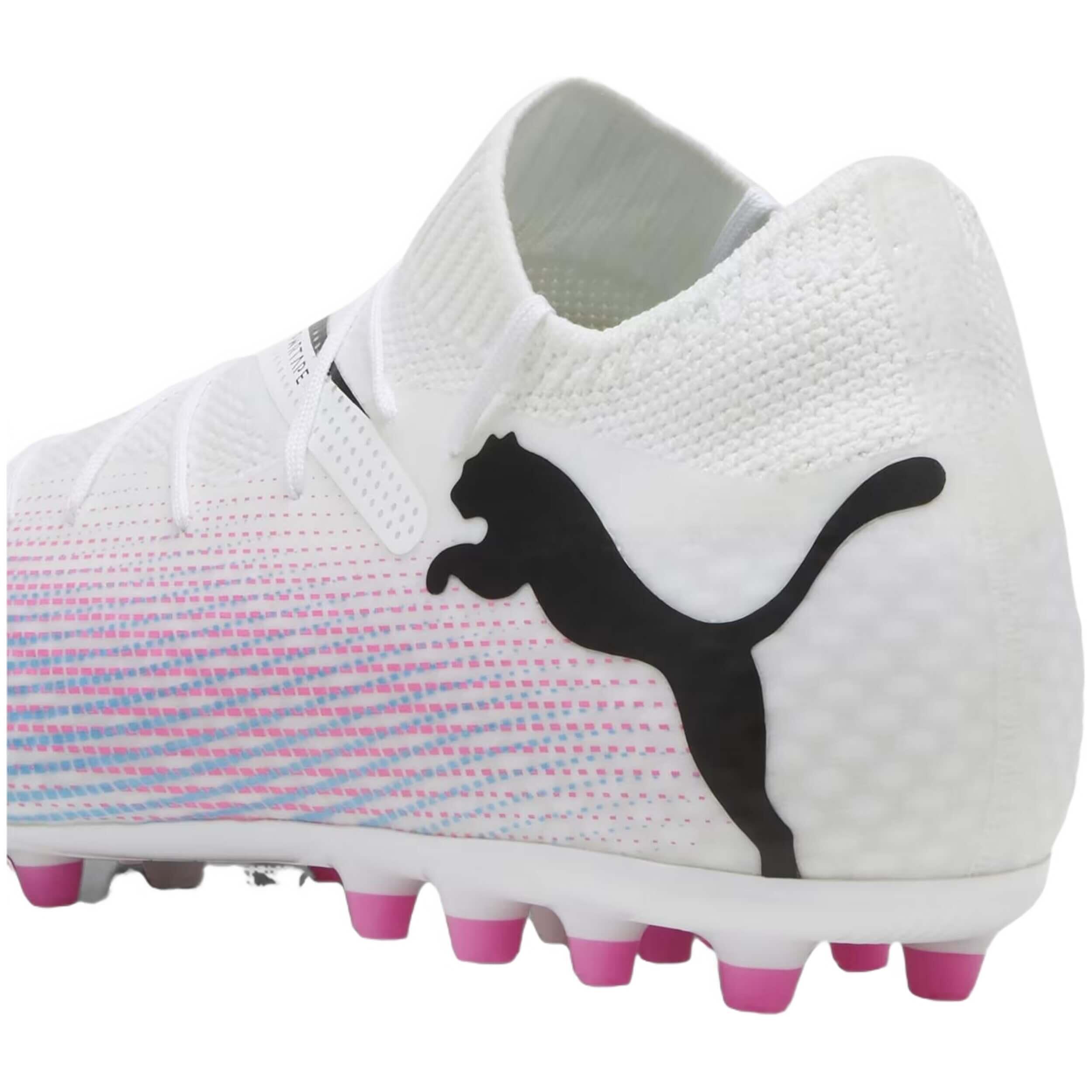 Scarpe da calcio Puma modello 107709-01 per uomini 4/6