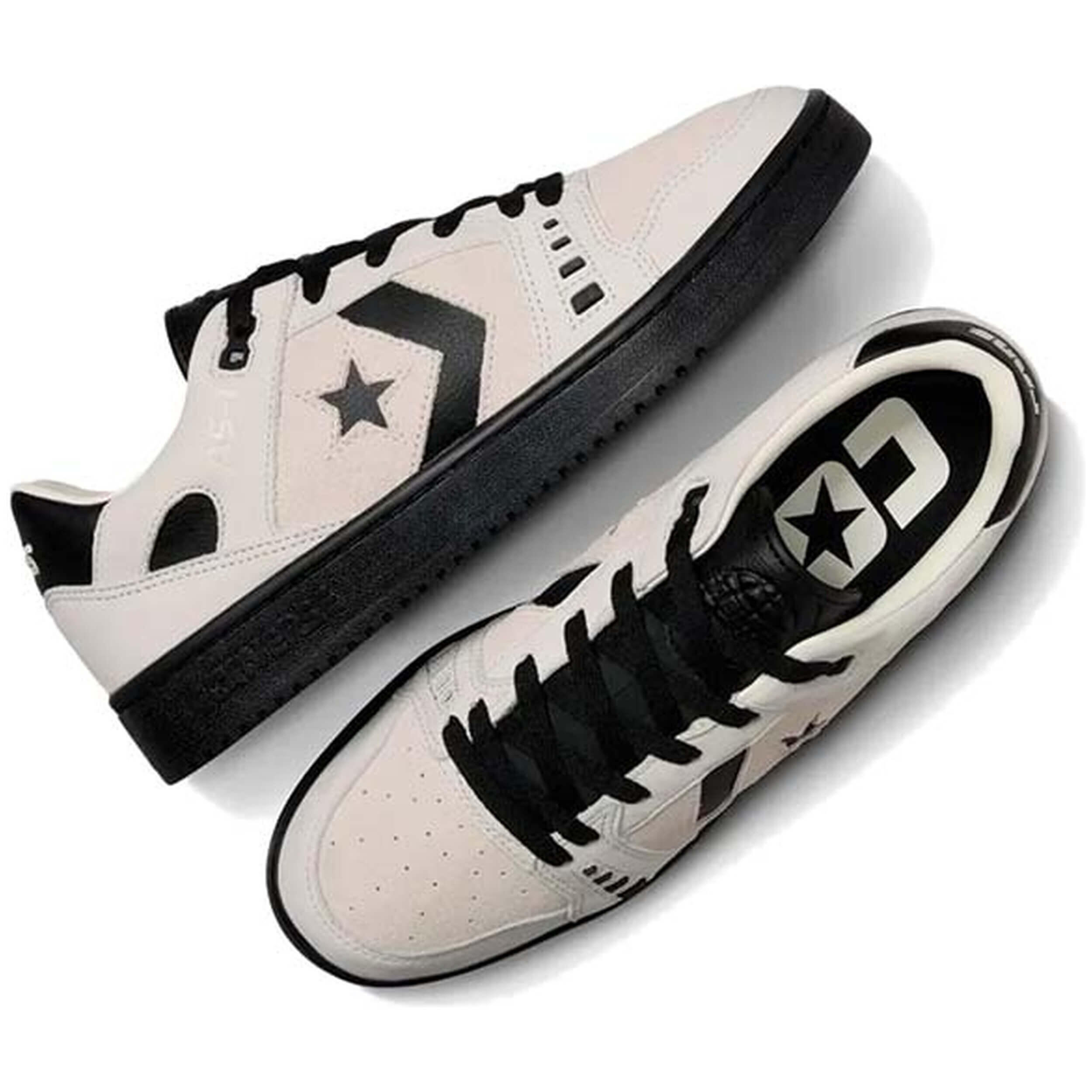 Scarpe Converse modello A07624C per unisex 3/4