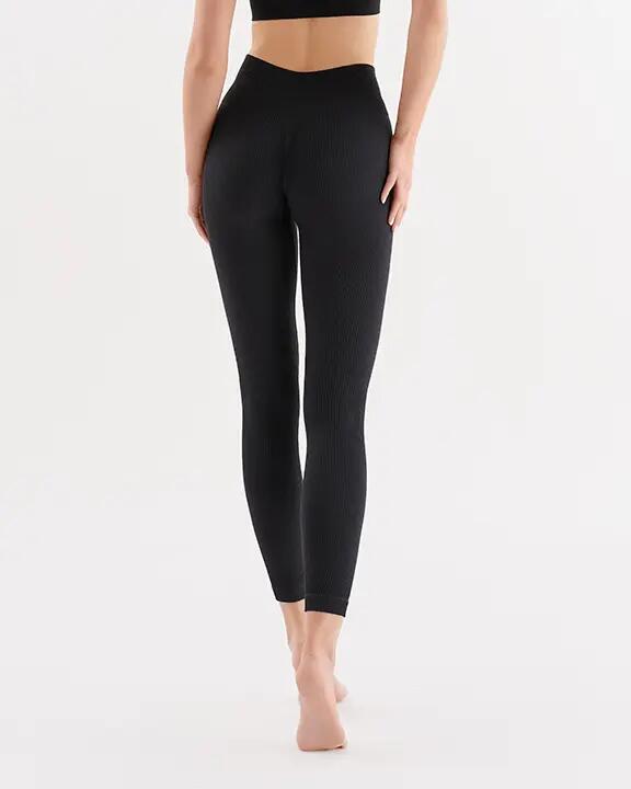 Varrás nélküli, magas derekú, push-up hatású edzőleggings 2/7