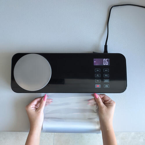 Aparat vidat alimente 2 in 1 cu cantar, 120W, 80 kPa, 6 moduri, 1 rola+5 pungi