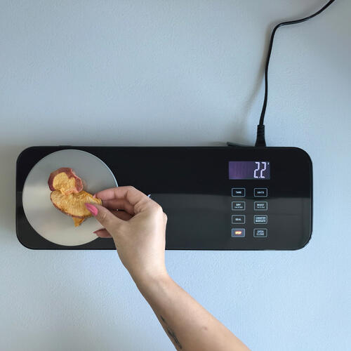 Aparat vidat alimente 2 in 1 cu cantar, 120W, 80 kPa, 6 moduri, 1 rola+5 pungi
