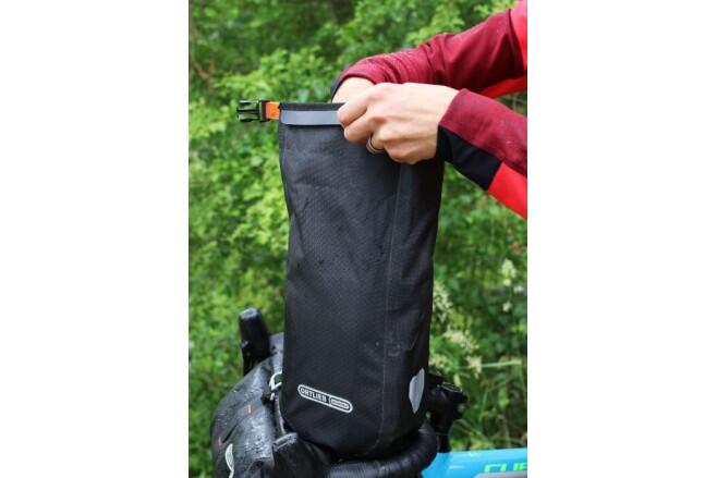 Sacoche de vélo Bikepacking Ortlieb Fork-Pack 4,1L 4/5