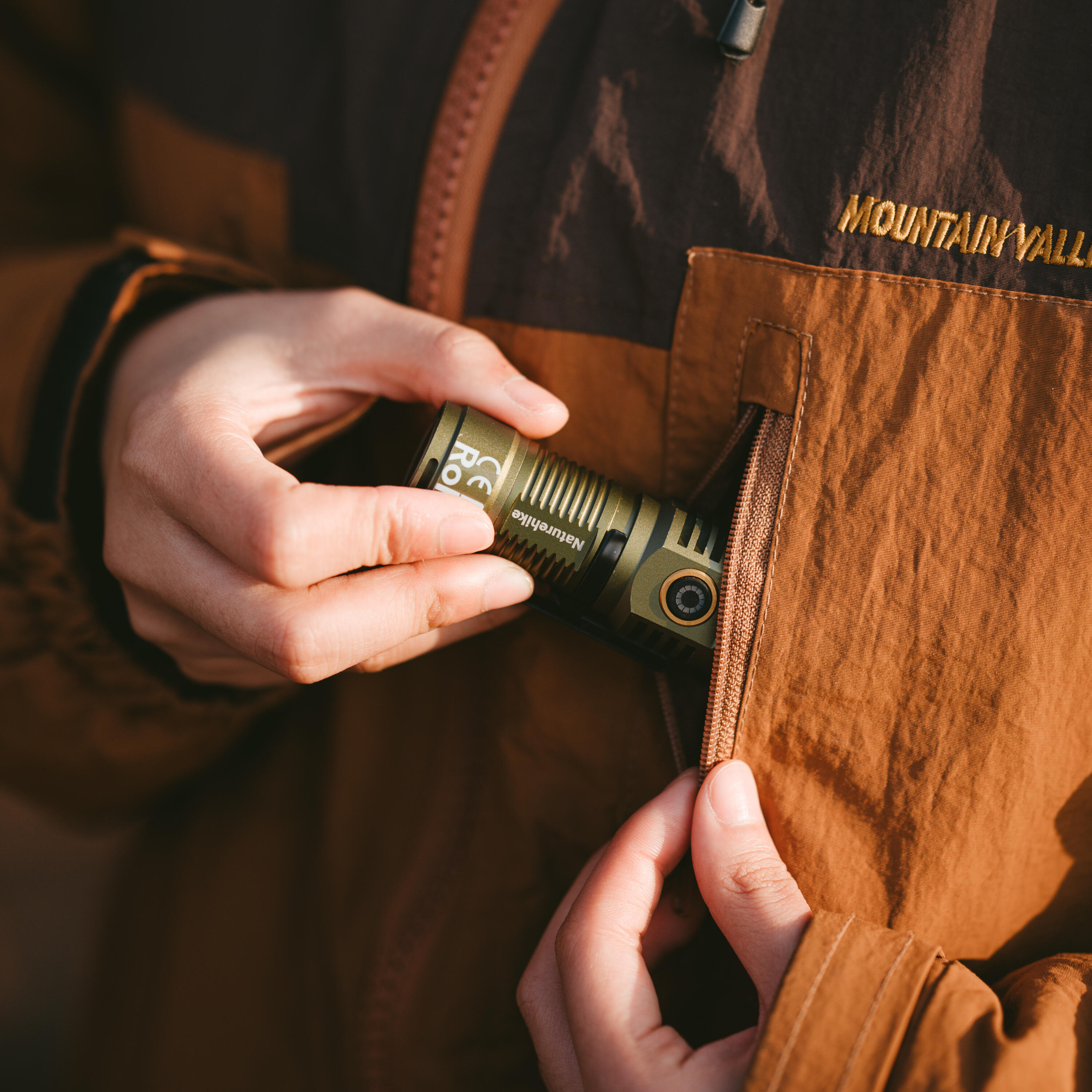 Ruční svítilna Outdoor Flashlight S CNK2300011 600lm 4/7