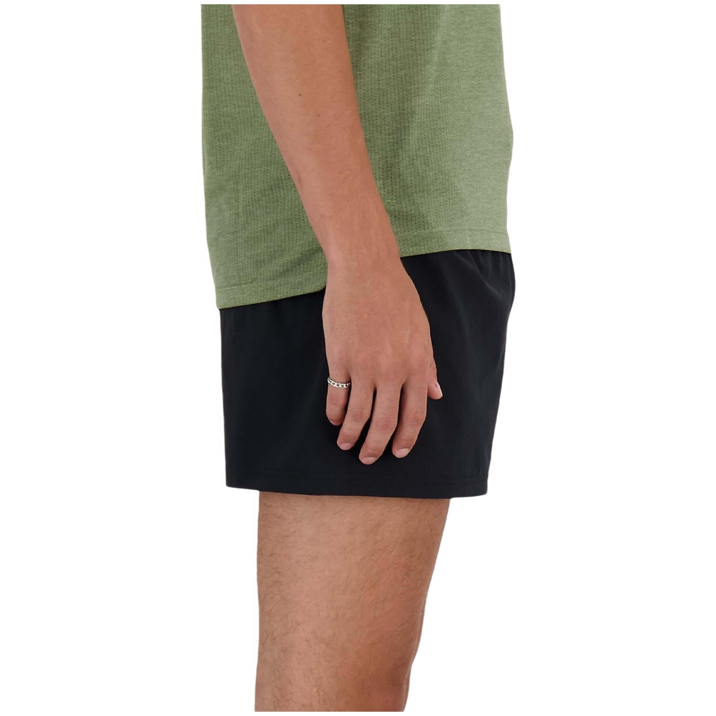 Korte broek New balance model MS41226BK voor mannen 4/4