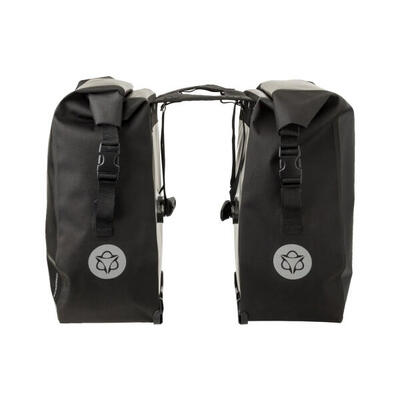 Paar fietstassen agu shelter