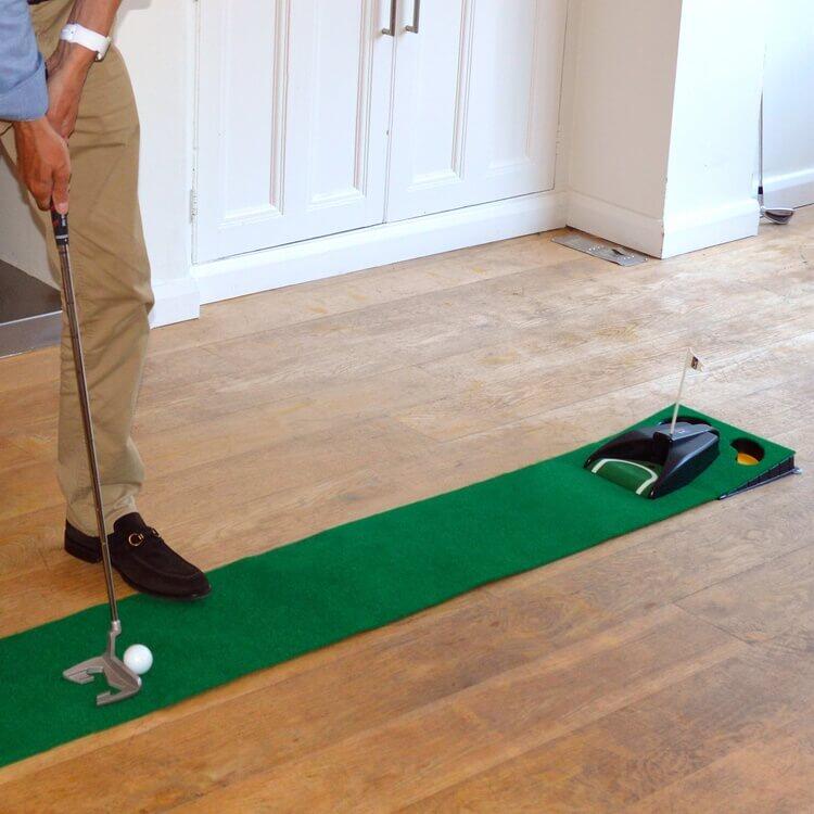 PGA TOUR 6ft (1.8m) Automatic Ball Return Putting Mat 4/5