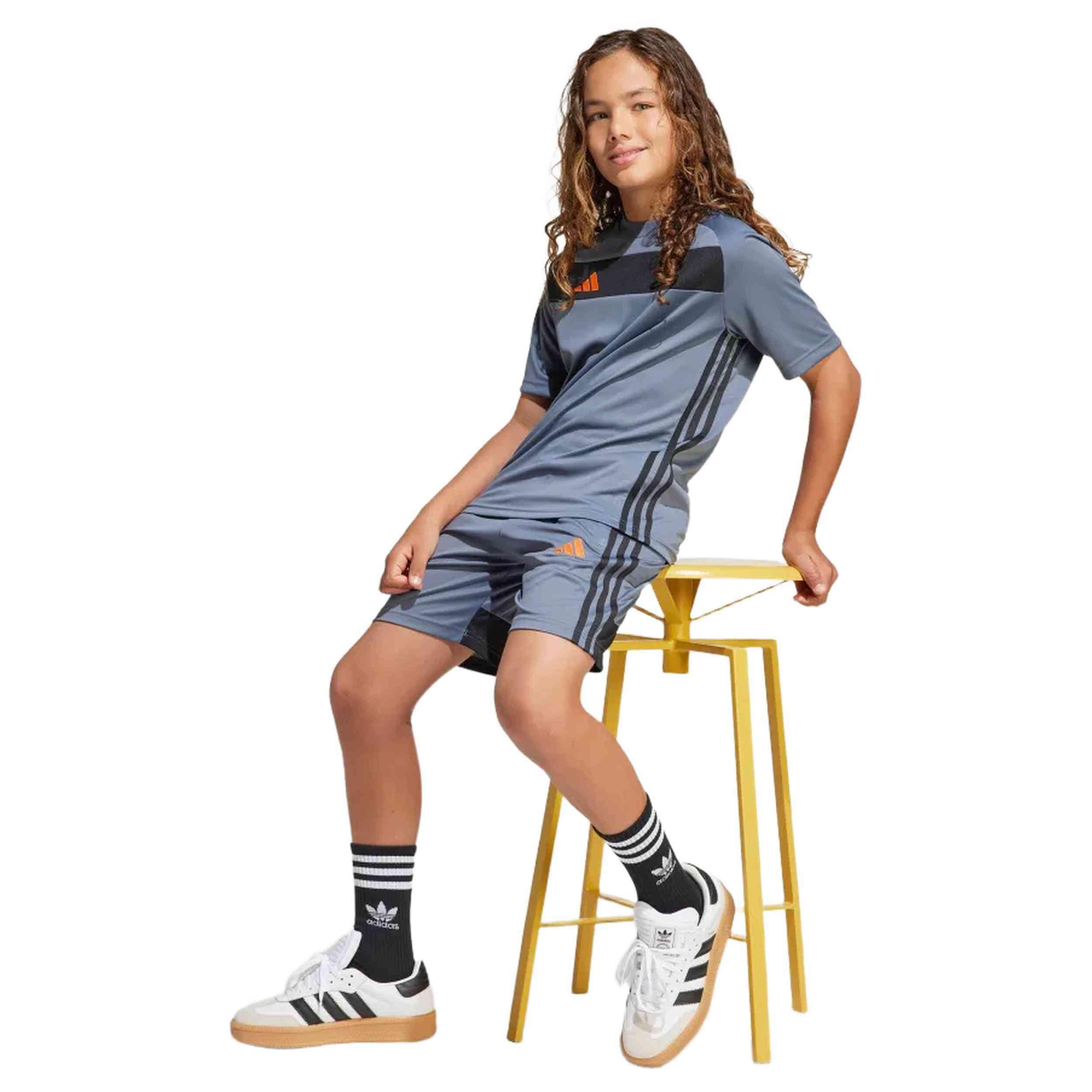 Pantalon corto Adidas modelo JD0603 para niños unisex 3/5