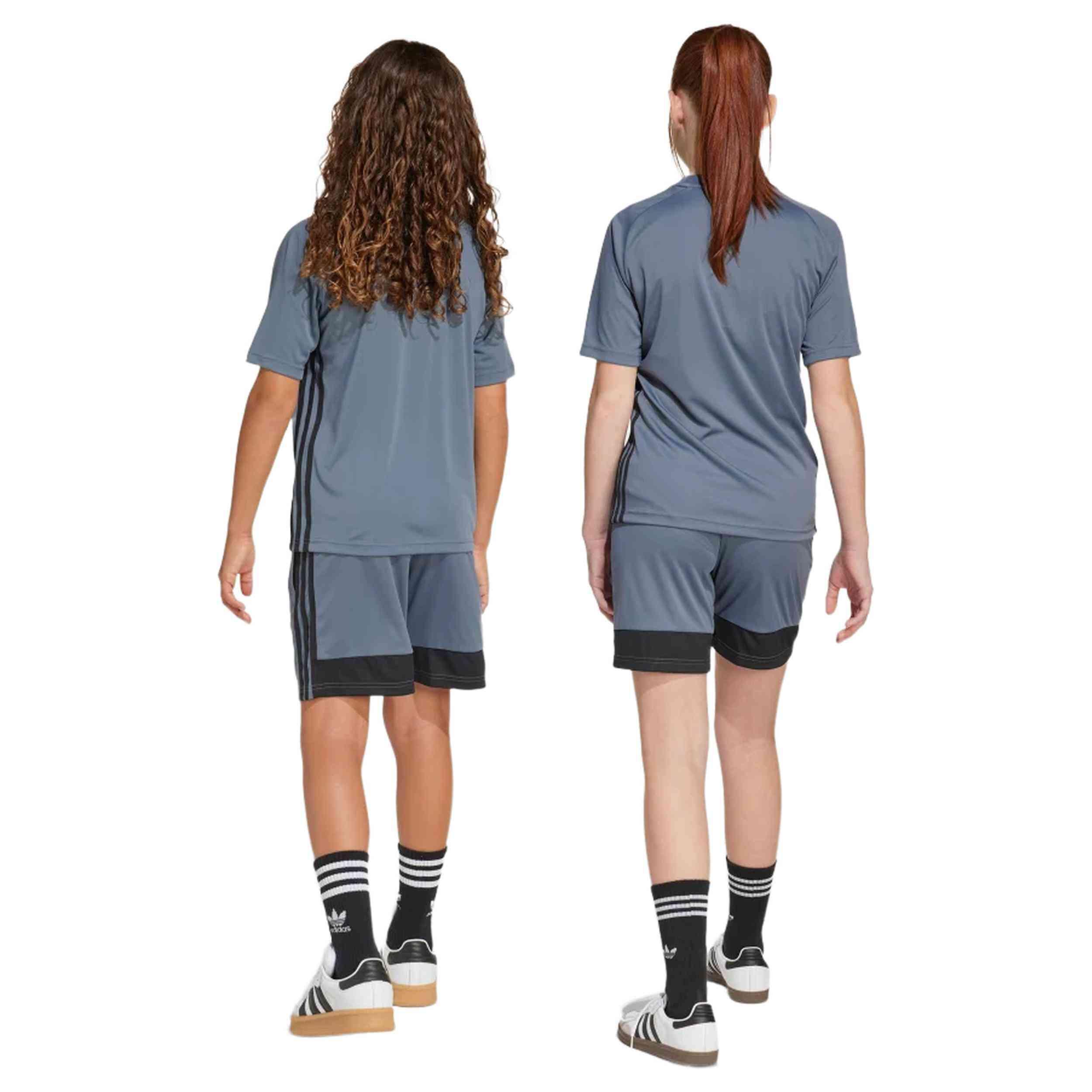Pantalon corto Adidas modelo JD0603 para niños unisex 2/5