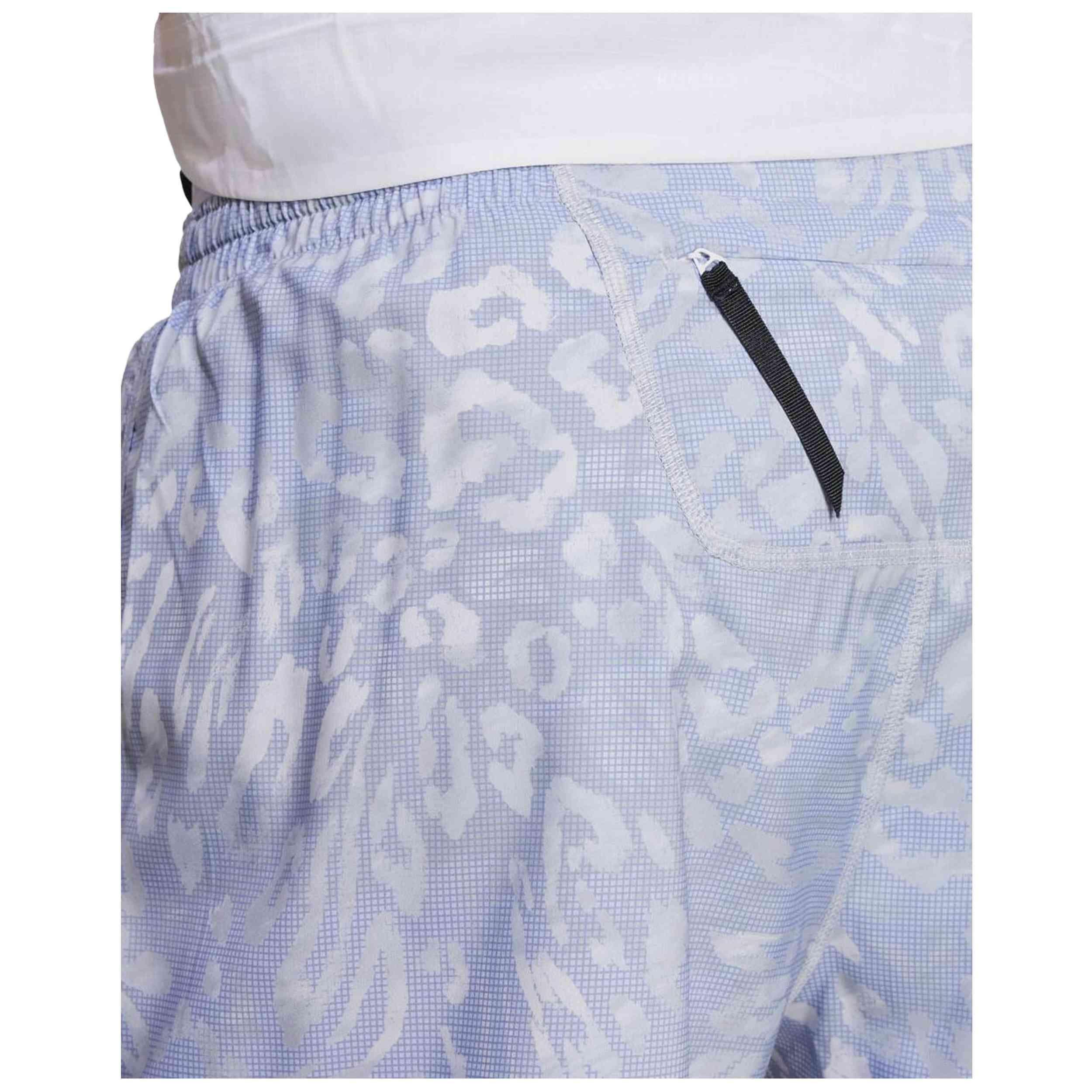 Pantaloncini Adidas modello JD7769 per uomini 3/5