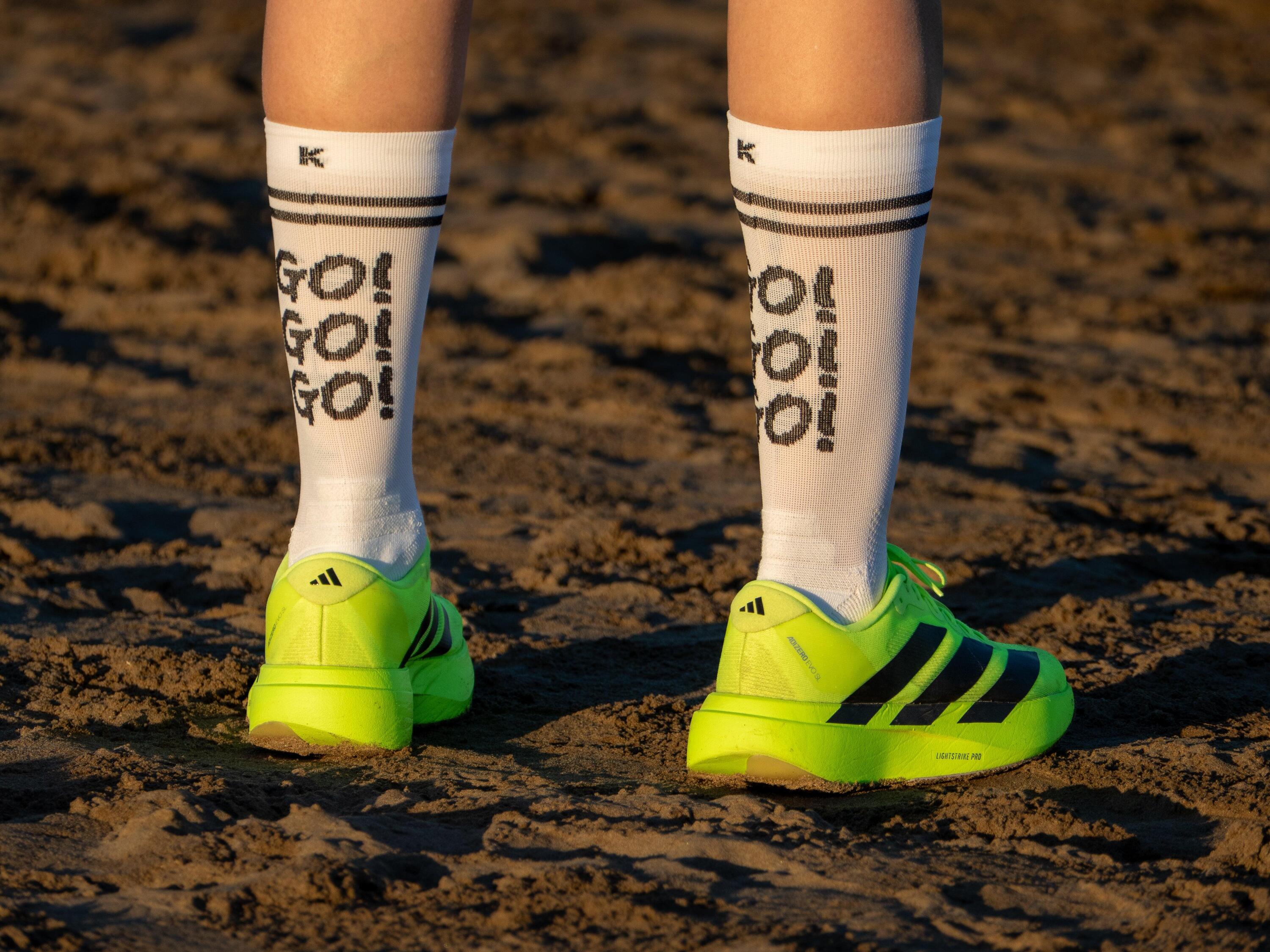 Calcetines Running Unisex GO! GO! GO! Blancos - 1 hilo 2/4
