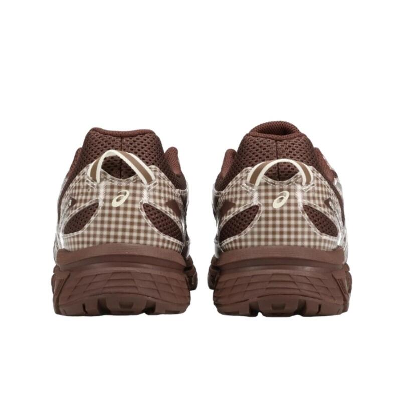Gel-Venture 6 Story mfg. Reddish Brown
