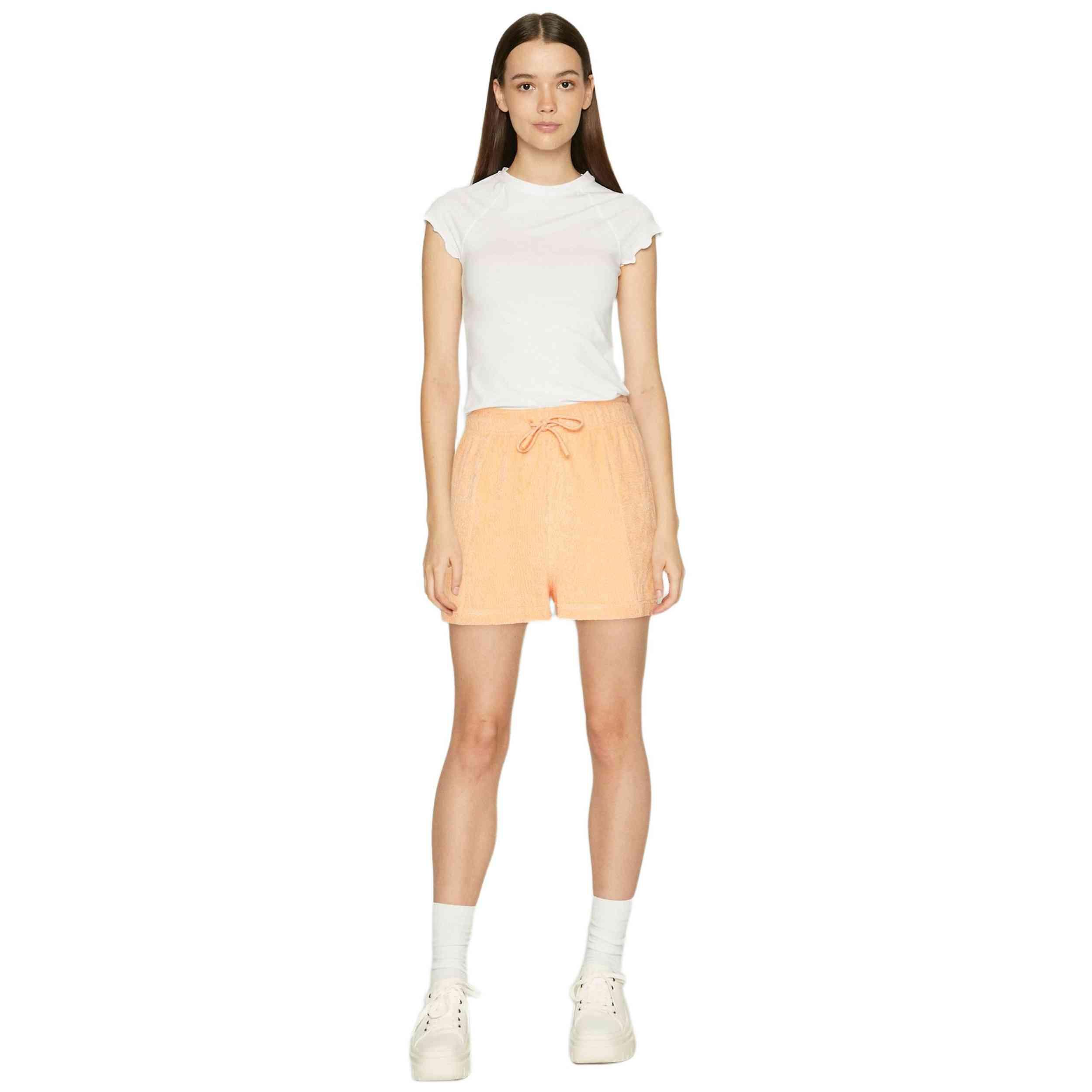 Pantalon corto Lacoste modelo 48653732839763 para mujer 2/4