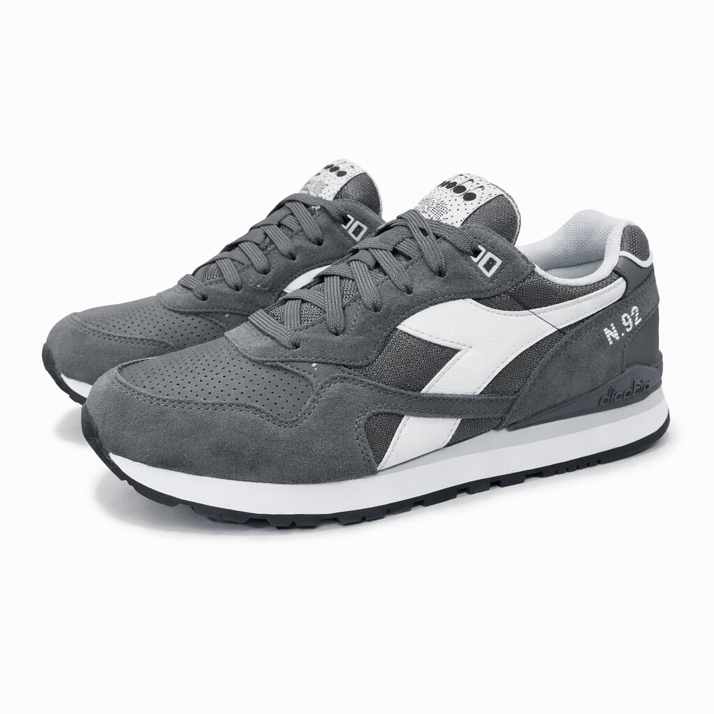 DIADORA picture