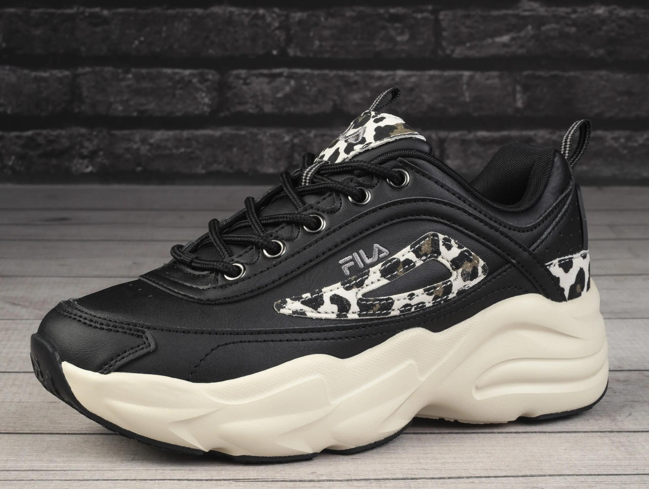 Baskets femme Fila Skye Zp A 3/6