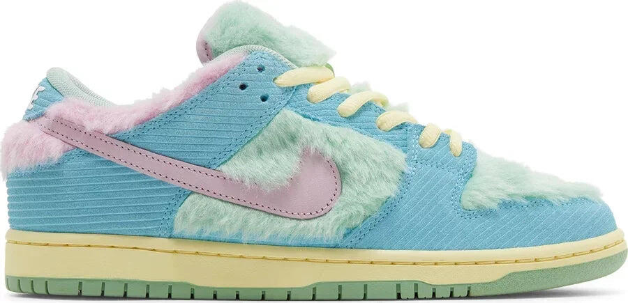 NIKE picture