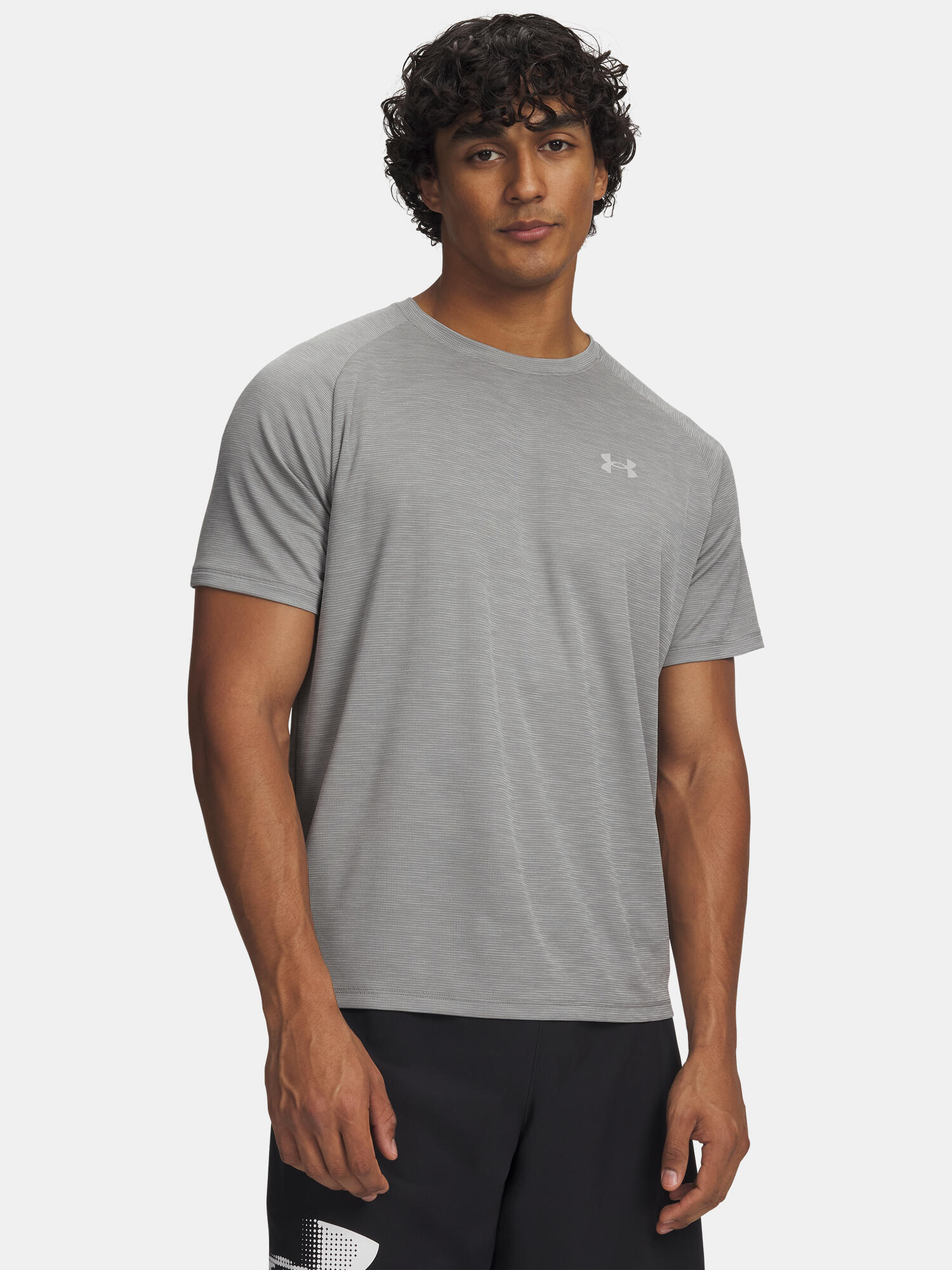 UNDER ARMOUR picture