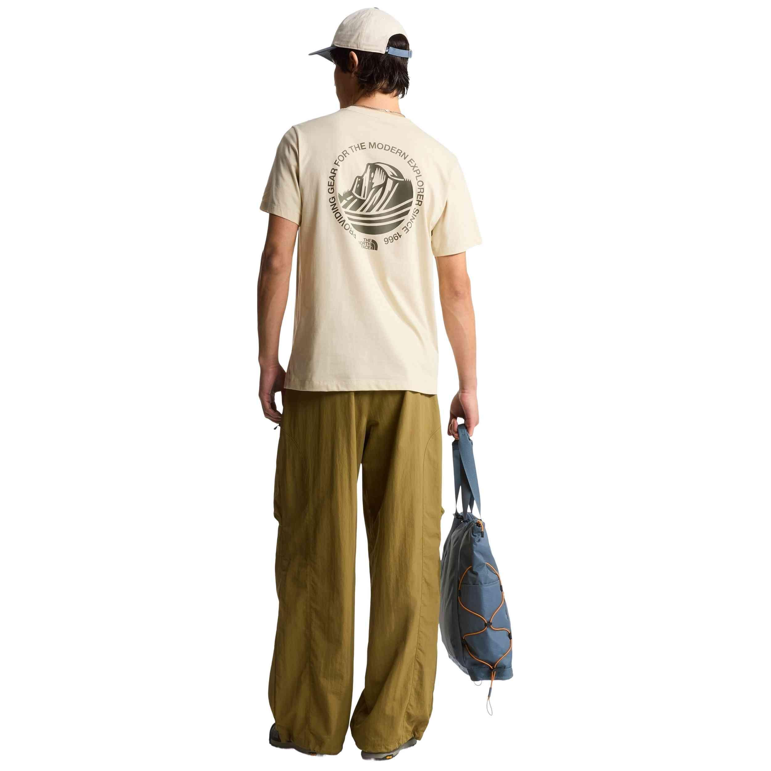 T-shirt The north face modèle NF0A8GA7DOM1 pour homme 3/5