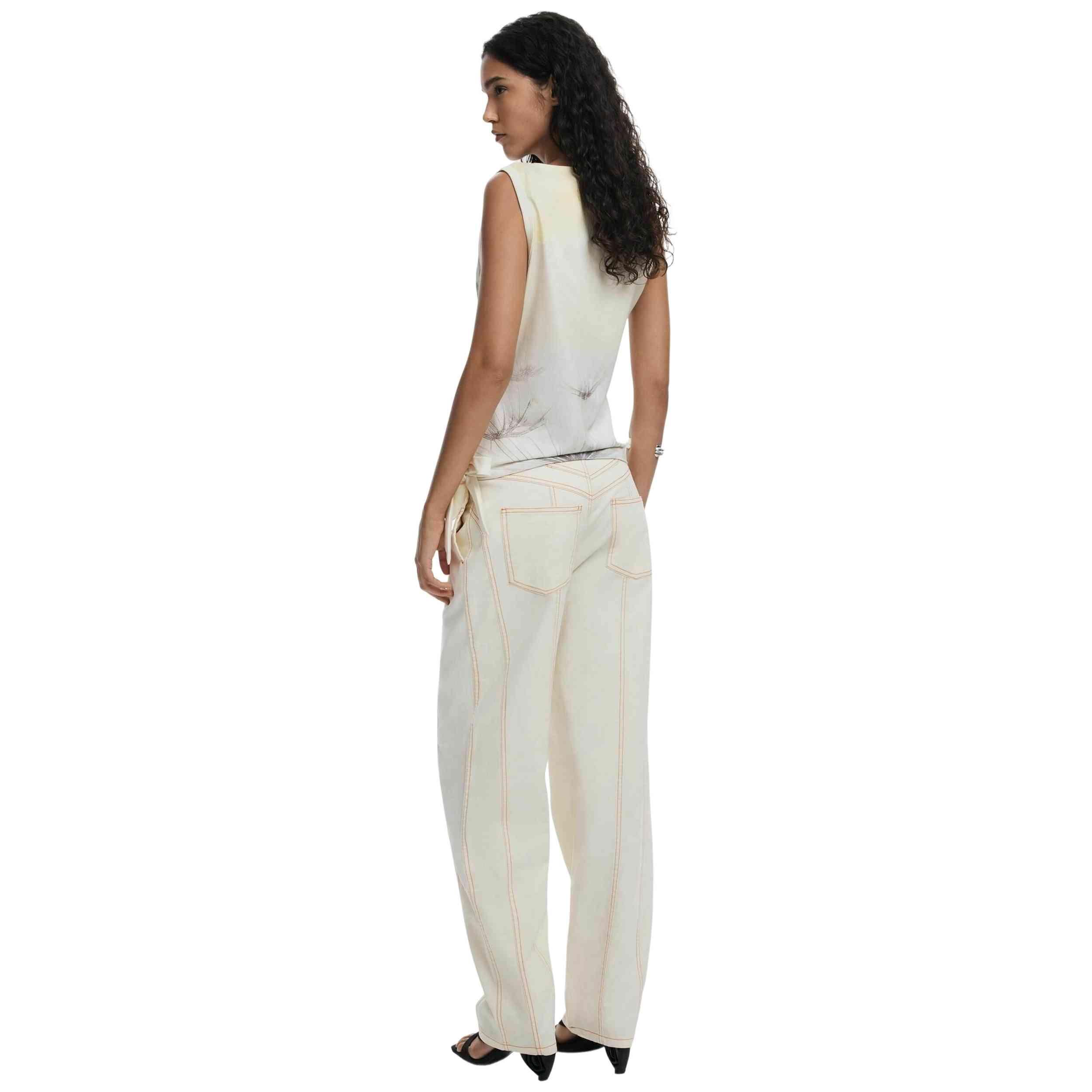 Camiseta regata Desigual modelo DESIG0303304 para mulheres 4/5