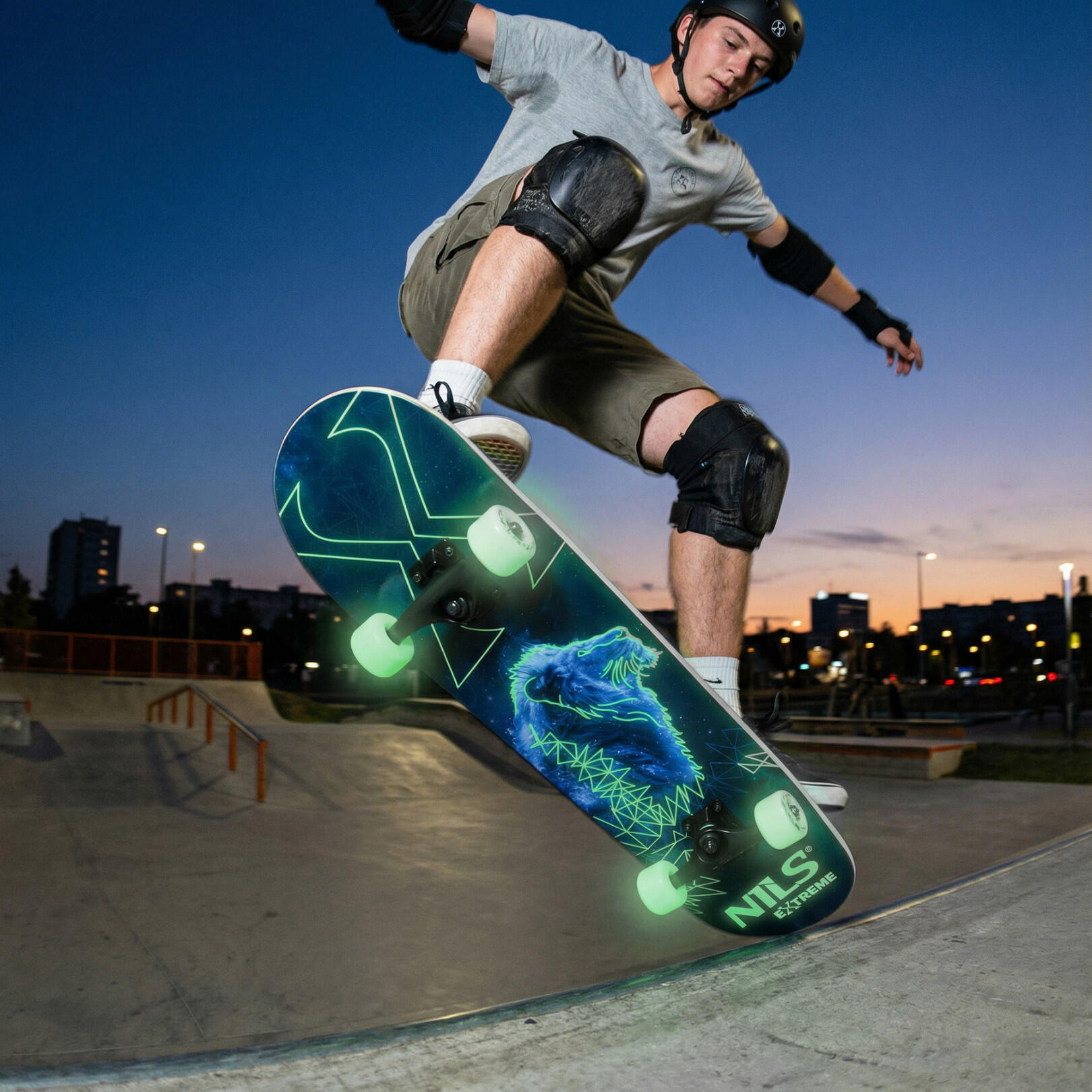 Skateboard NILS Extreme CR3108SA Lion 5/7