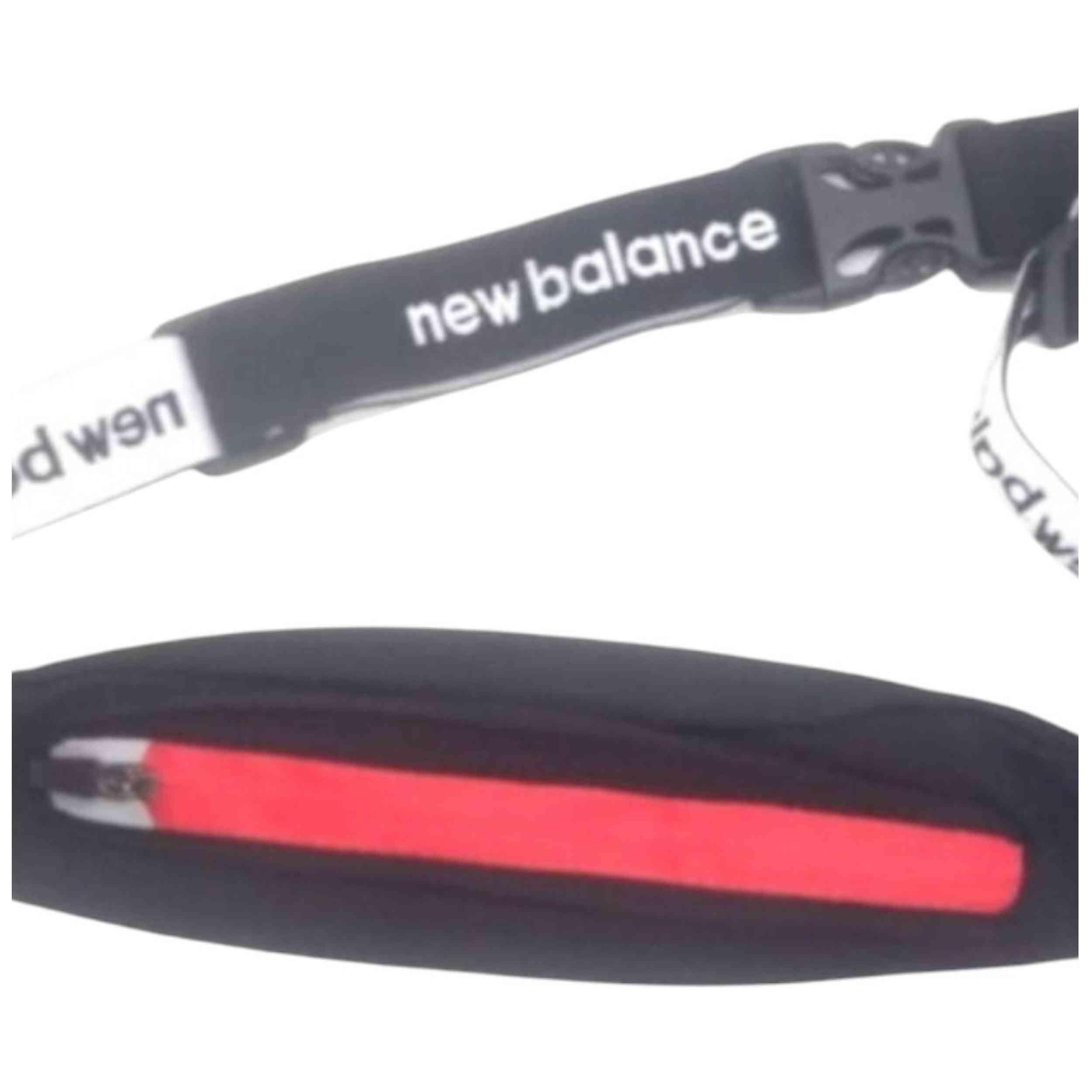 Pantaloncini New balance modello RBELT20P-BBK per uomini 3/4