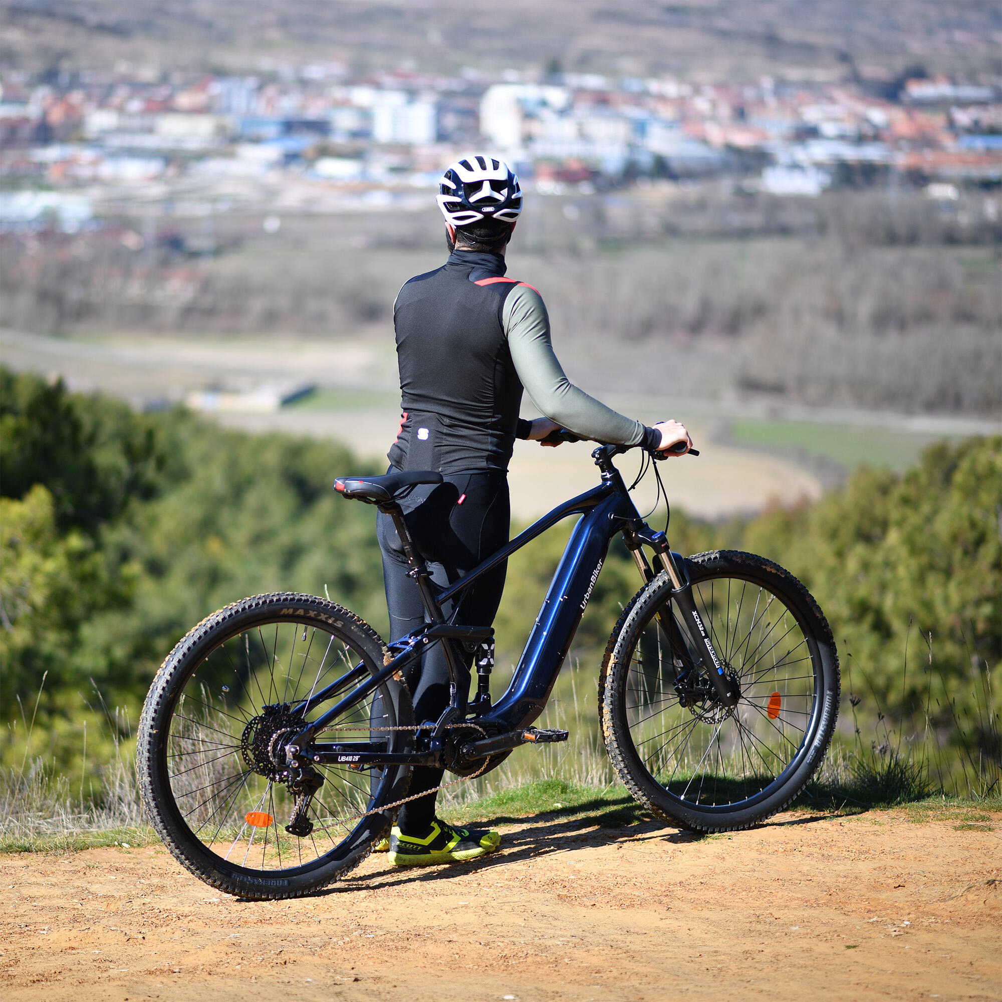UB410B | E-Bike Montagna Sospensione Totale | Motore Centrale | Fino 140km | L 7/8