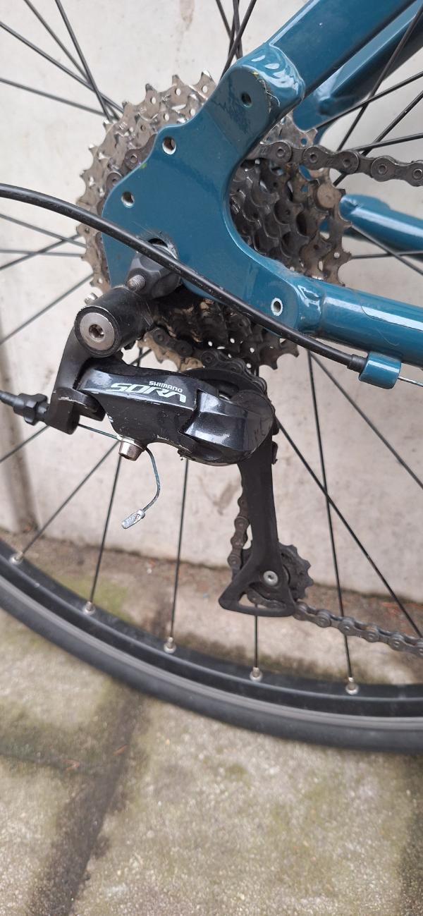 Entre Particuliers - Velo Triban - size XS - Shimano SORA 3/7