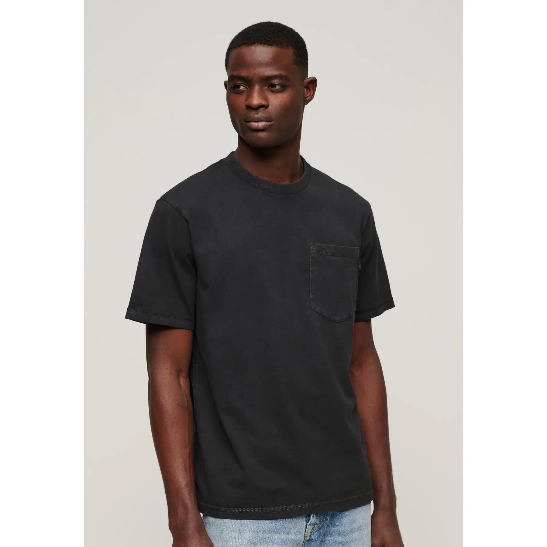 T-shirt à poche avec surpiqûres contrastantes 2/6