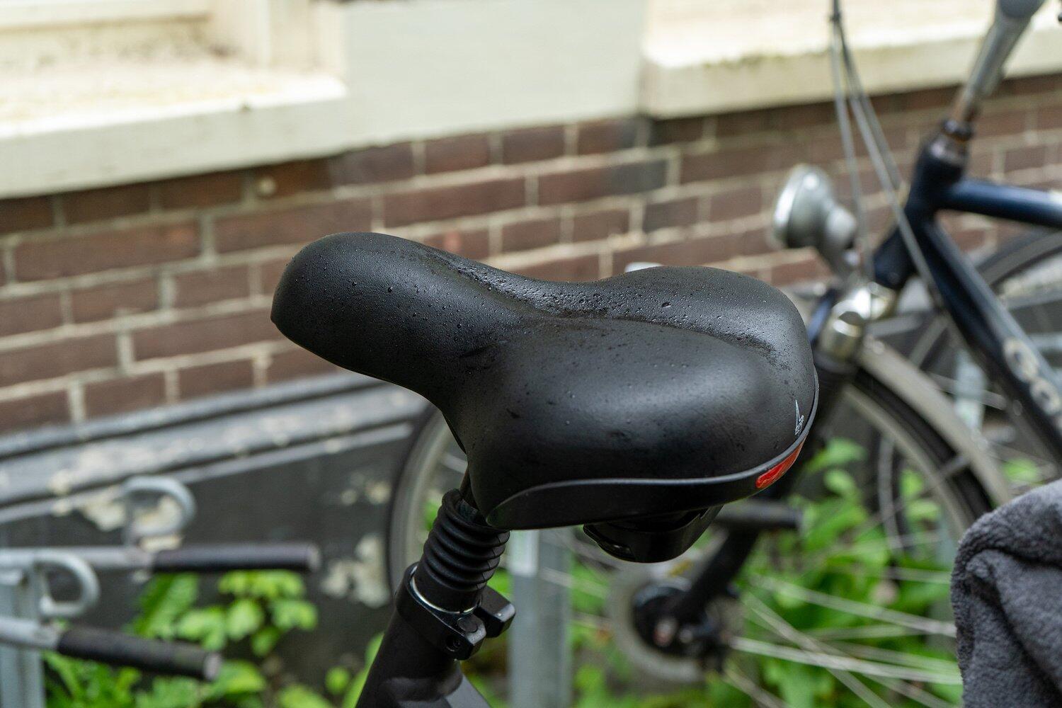 Voltano Fietszadel - Zwart - Stadszadel - Inclusief Zadelstrop 2/7