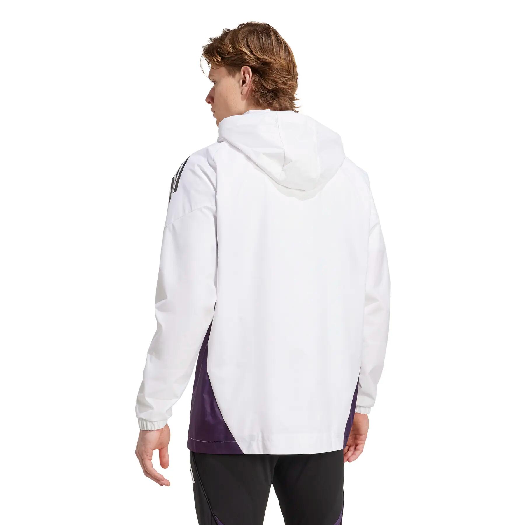 Chaqueta impermeable del Manchester United 2025/26 3/7