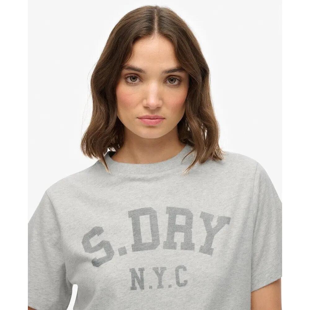 T-shirt de mulher solta Superdry Athletic Essentials 6/7