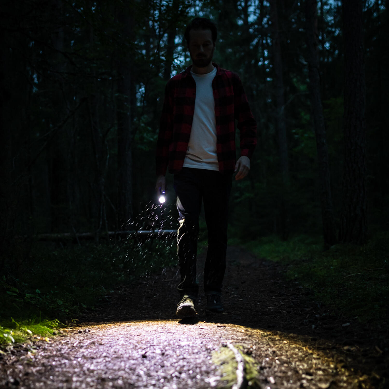 Lampe torche pour trekking LED 1500 lumens USB-C rechargeable Paris 5000 6/7