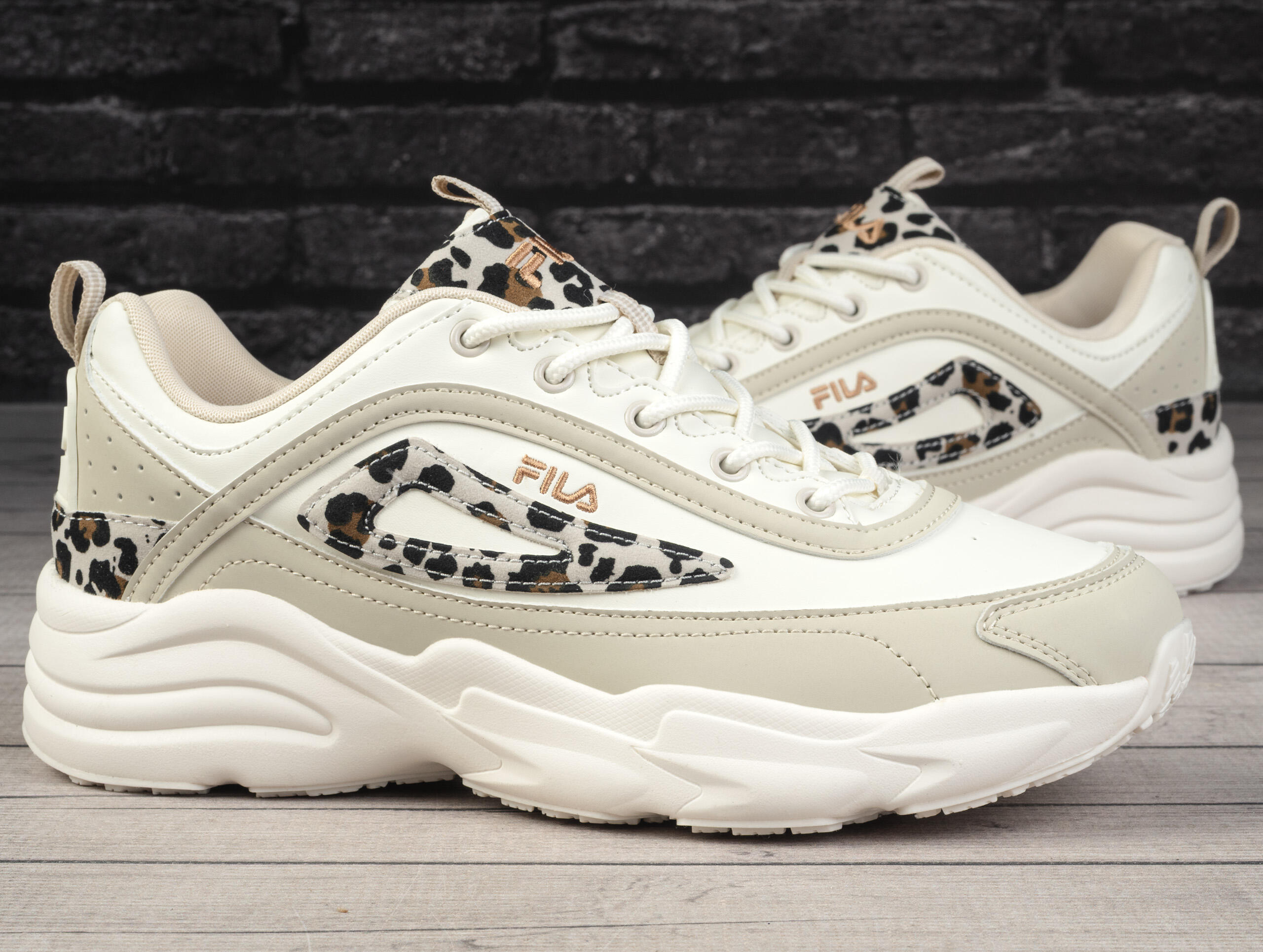 Buty sportowe sneakersy damskie Fila SKYE TEENS